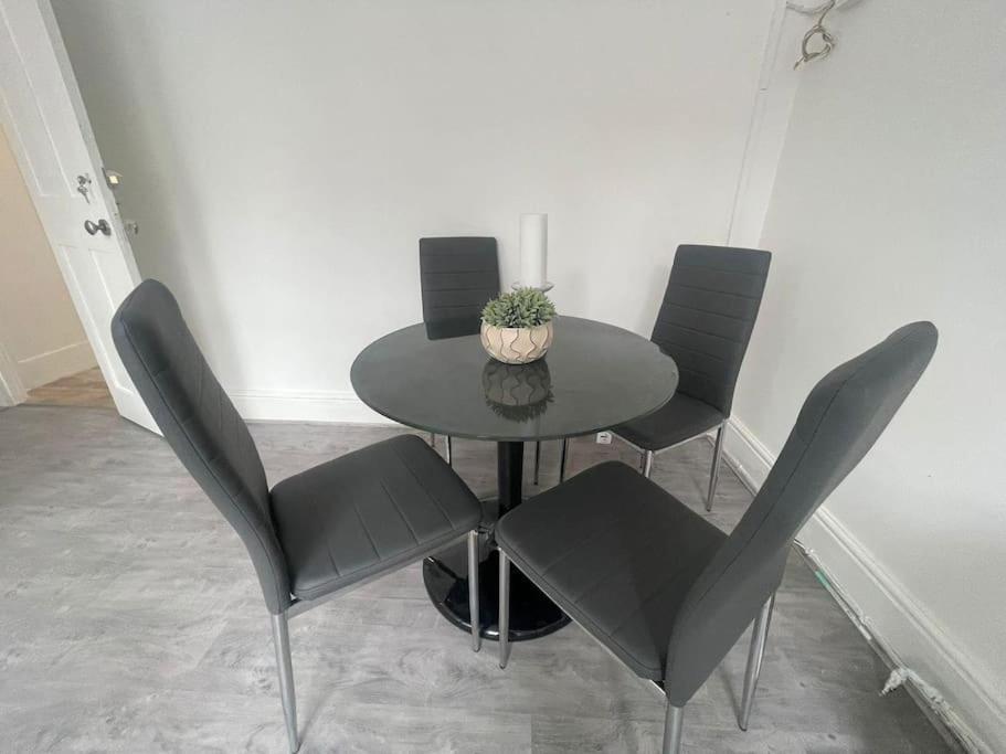 Charming 2 Bed Flat On Tower Bridge Apartment London Bagian luar foto